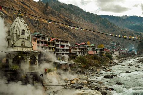 Manikaran Sahib: A confluence of faith and ideas - Hand of Colors