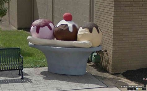 Banana split - StreetViewFun