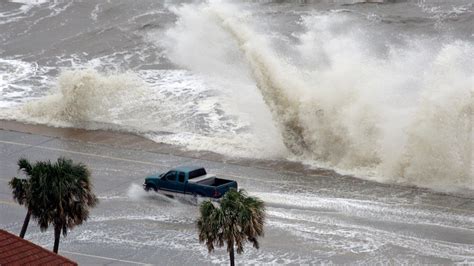 Hurricane Ike: Storm that hit Galveston on September 13, 2008 - ABC13 ...