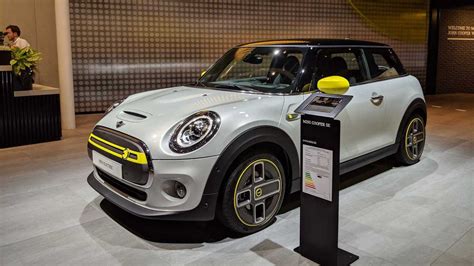 MINI Cooper SE Gets 110-Mile EPA Rating: Full European Specs Revealed