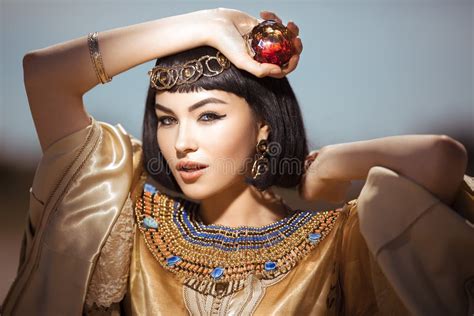 301 Cleopatra Hairstyle Stock Photos - Free & Royalty-Free Stock Photos ...