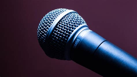 Black Dynamic Microphone – GoldPoster Free Stock Photos