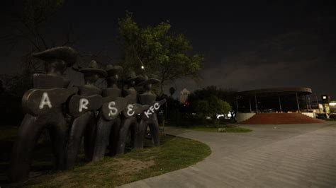 En la oscuridad y el olvido, así luce la Plaza del Mariachi a 9 años de ...