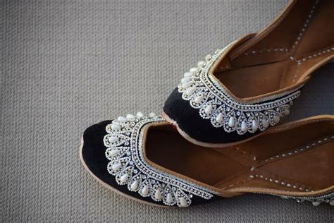 Pearl Jutti | Buy Juttis Online | Punjabi Jutti - Manufacturer ...