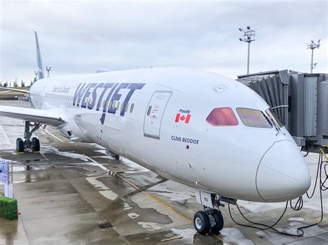 WestJet Receives First Boeing 787 Dreamliner – AirlineGeeks.com