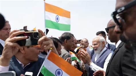 PM Modi gets grand welcome as he lands in New York - India News | The ...