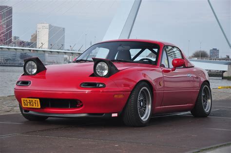 Red mazda mx5 miata in rotterdam, the netherlands | Mazda mx5 miata ...