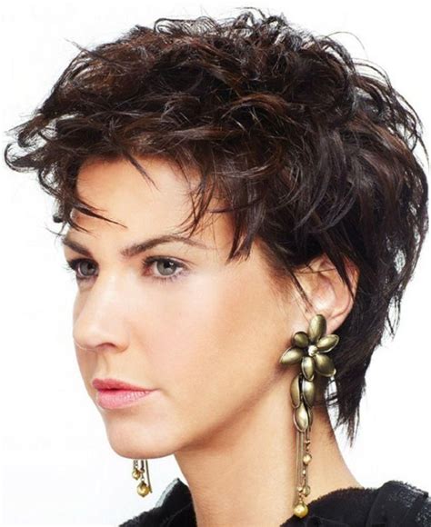 20 Ideas of Short Haircuts for Thick Curly Frizzy Hair