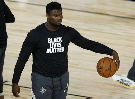 New Orleans Pelicans: Zion Williamson looks slim, happy in Men’s Health