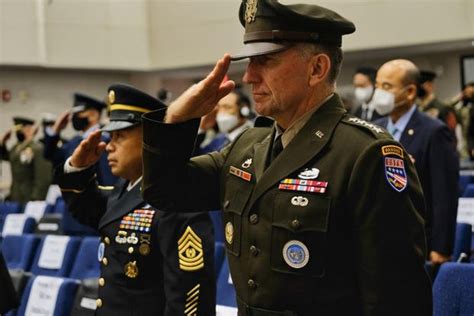 General Dons Army's New 'Greens' Uniform to Mark 70th Anniversary of ...