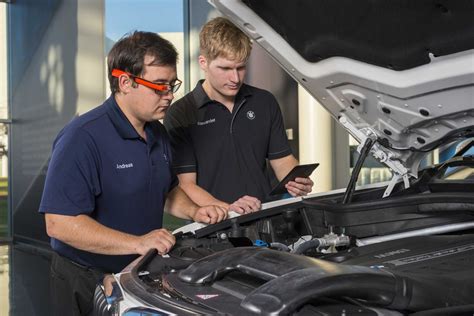 Visual inspection with memory function: BMW Group tests smart eyewear ...