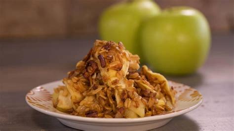 Sara Moulton's 3-Ingredient Apple Crisp | Recipe - Rachael Ray Show