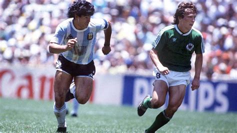 International: Lothar Matthäus gibt Maradonas Final-Trikot nach ...