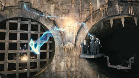 First Look at Universal's Harry Potter and the Escape From Gringotts ...