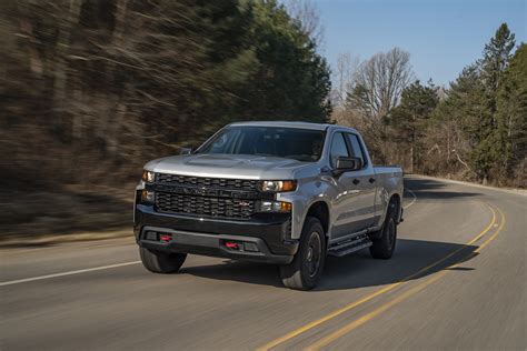 Chevrolet unveils Silverado 1500 trucks and engine options