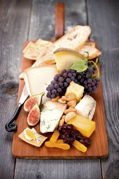 Cheese Platter Basics: Tips for the Perfect Spread