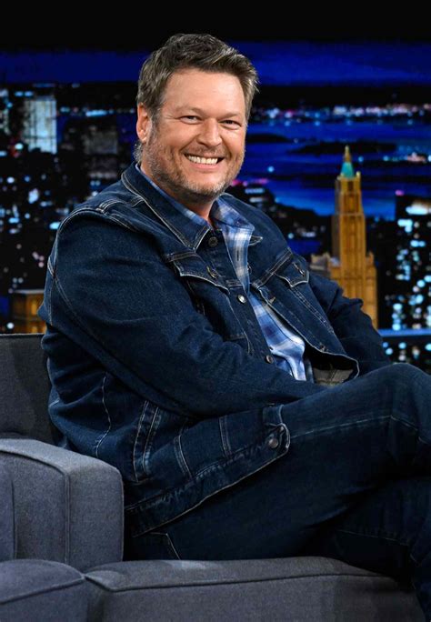 Watch Blake Shelton Teach Jimmy Fallon How to Line Dance