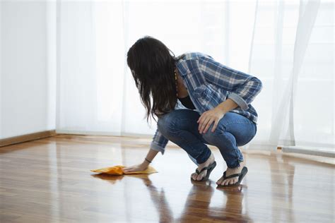 16 Recommended Vinegar Water Ratio for Cleaning Hardwood Floors 2024