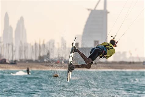 The 4 Best Dubai Beaches for Watersport Enthusiasts