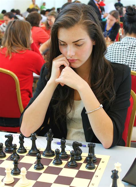 Alexandra Botez, one of Canada's top female chess players. - Imgur ...