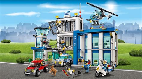 LEGO City Police 60047 - Stazione della Polizia: Amazon.it: Giochi e ...