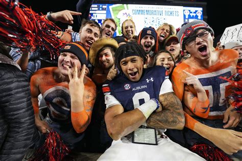 Auburn announces season-ticket sellout for 2023 football season - al.com