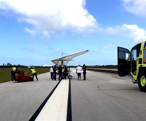 Wow: Two Cubans Fly Hang Glider To Key West - One Mile at a Time