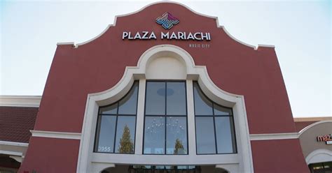 Plaza Mariachi celebrates Hispanic Heritage Month by giving back