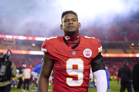 JuJu Smith-Schuster injury: Chiefs WR out of medical tent, likely to ...