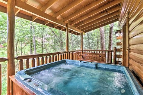 Romantic Pigeon Forge Log Cabin w/ Hot Tub!