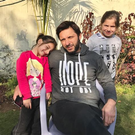 Shahid Afridi Family – 20 Lovely Pictures – 24/7 News - What is ...