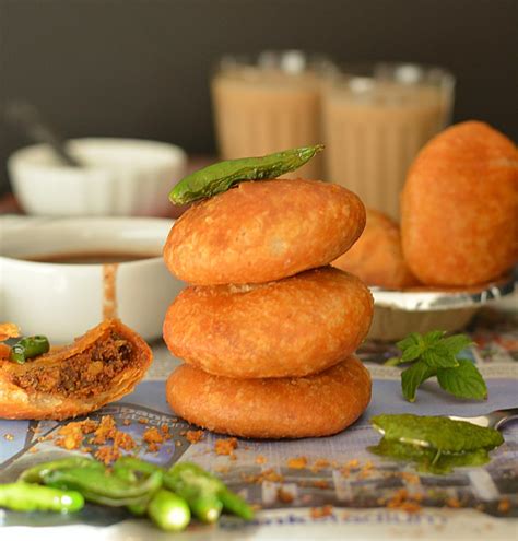 Urad Dal Kachori, Khasta Kachori, Urad Dal ki khasta Kachori with pictures