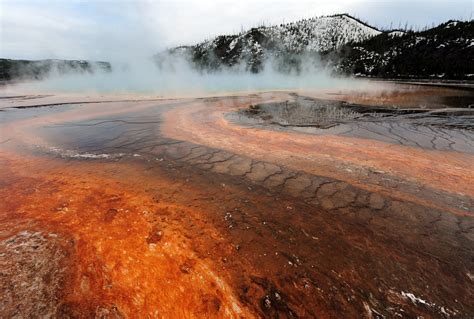 Yellowstone Supervolcano Hit by a Swarm of More Than 400 Earthquakes in ...