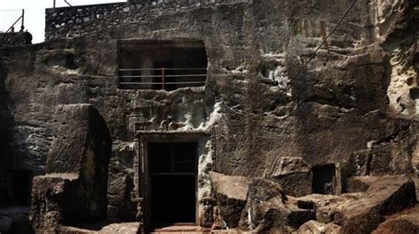 Jogeshwari Caves: These 1500 year old caves are the largest in Mumbai