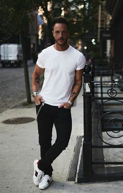 5 Coolest White T-shirt Outfit Ideas For Men | White jeans men, Mens ...