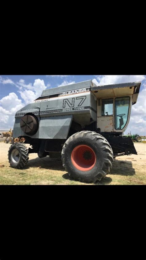 SOLD - Gleaner N7 Combines Other | Tractor Zoom