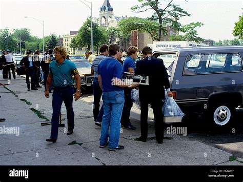 Gang violence chicago hi-res stock photography and images - Alamy