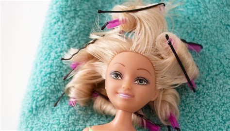 15 Barbie Hacks & DIY Ideas | Barbie hair, Barbie hairstyle, Baby doll hair