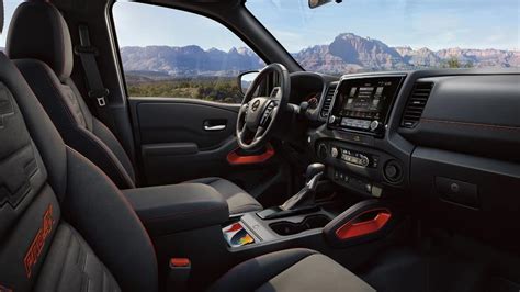 2022 Nissan Frontier Interior