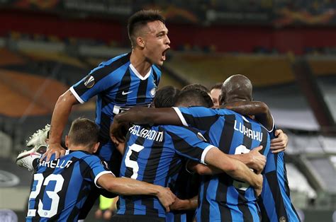 Inter Milan hammers Shakhtar 5-0 to reach Europa League final | Daily Sabah