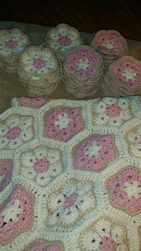 Crochet African flower blanket | Crochet african flowers, Crochet ...