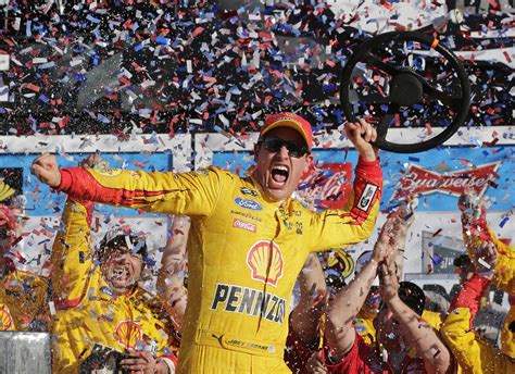 Joey Logano wins Daytona 500, taking race for first time - CBS News