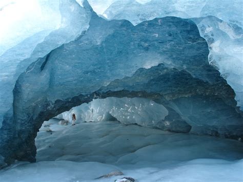 27 Amazing Glacial And Ice Caves From Around The World | Architecture ...