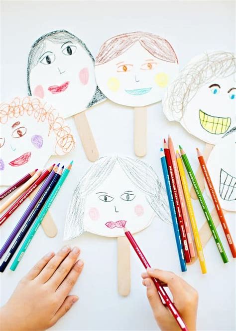 12 CREATIVE SELF-PORTRAIT ART PROJECTS FOR KIDS