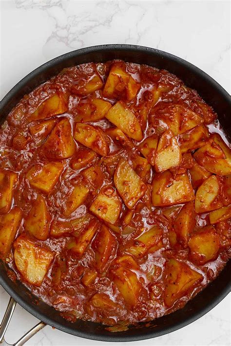 Aloo Vindaloo- Potato Vindaloo - The Daily Dish