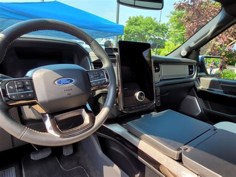 ford-f150-lightning-interior - TESLARATI