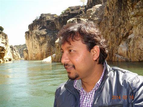 Aniruddha : Visit to Bhedaghat Dhuandhar falls