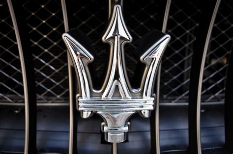 Auto Car Logos: Maserati Logo