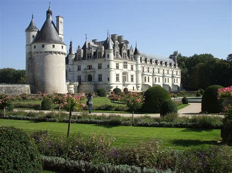 File:Chateau de chenonceau from formal gardens.JPG - Wikipedia, the ...