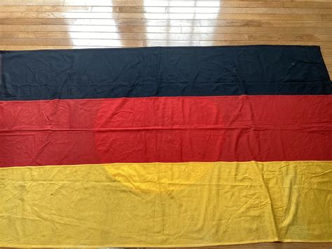 Original DDR flag I got a while back for $20 : r/Eastgermancollectors